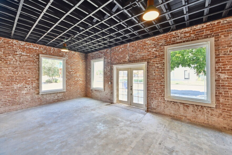 More Photos Of 2563 Glenarm Pl, Denver Office For Sale