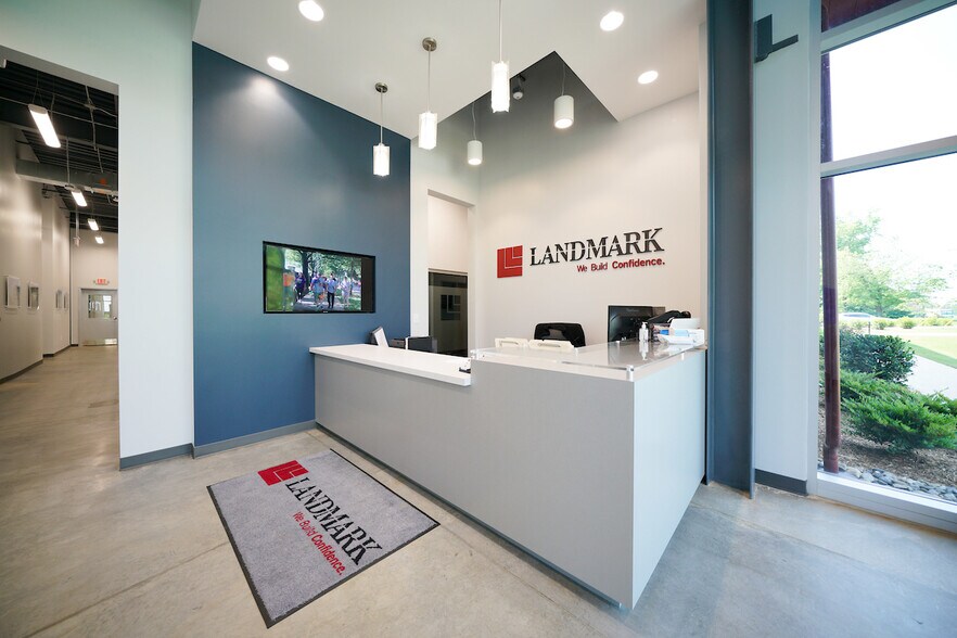 More Photos Of 4348 Statesville Rd, Charlotte Flex For Lease