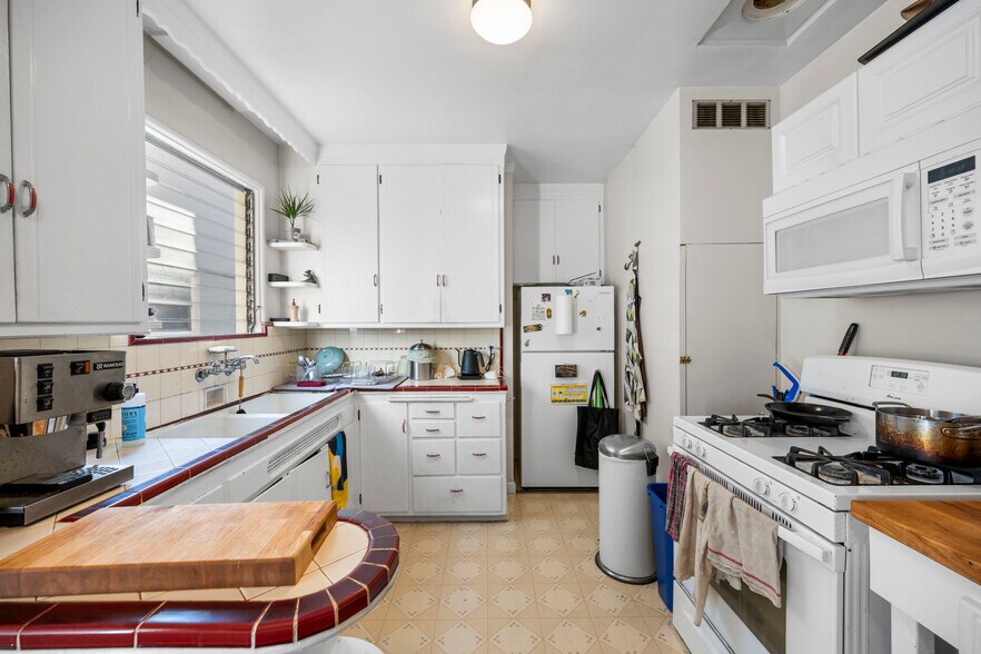 More Photos Of 367 41st St, Oakland Multifamily For Sale