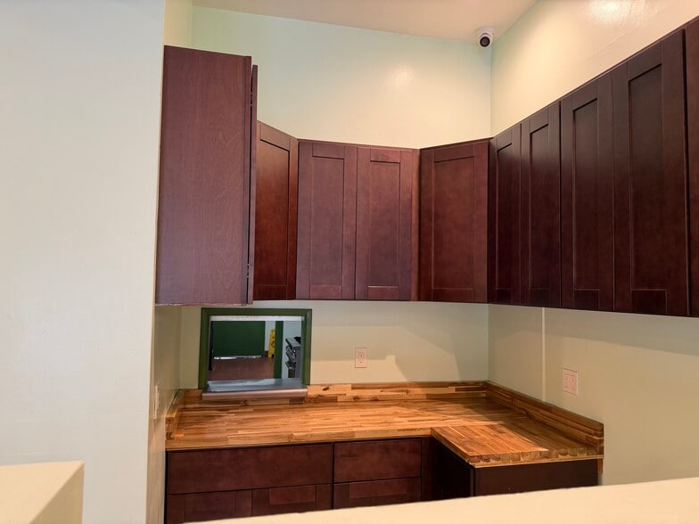 More Photos Of 1389-1391 Westwood Blvd, Los Angeles Storefront For Lease