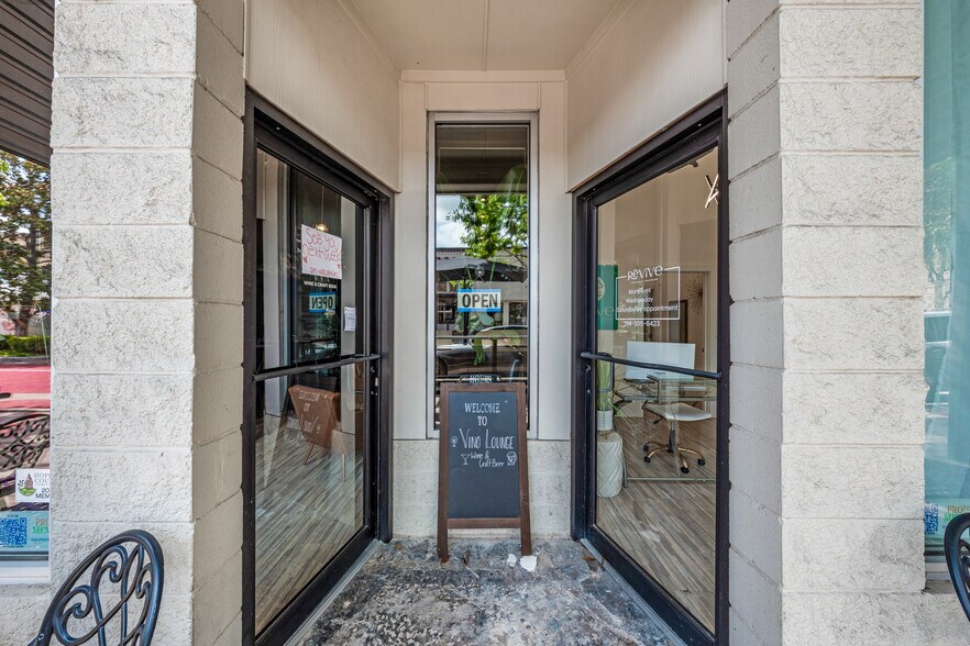 More Photos Of 223 Main St, Sulphur Springs Storefront For Lease