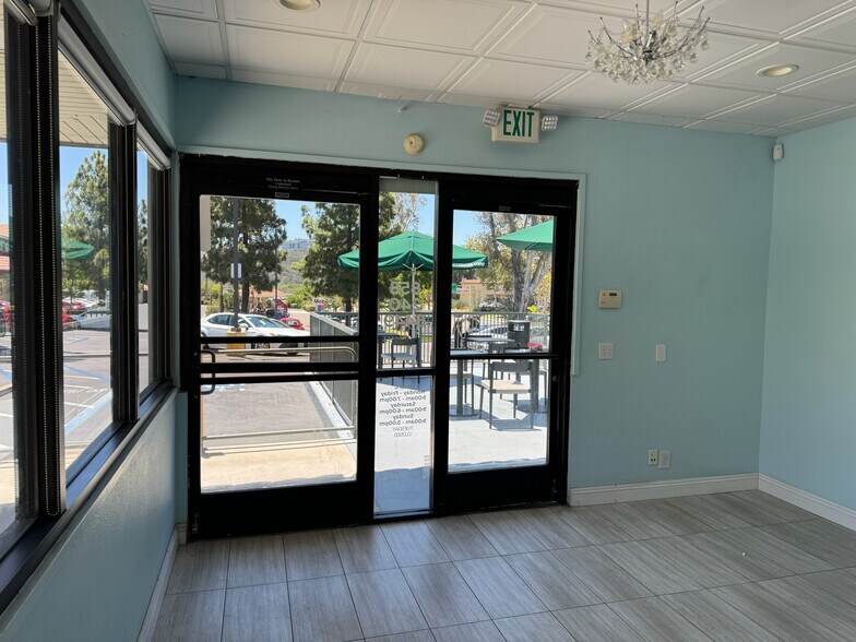 More Photos Of 12889 Rancho Penasquitos Blvd, San Diego Freestanding For Lease