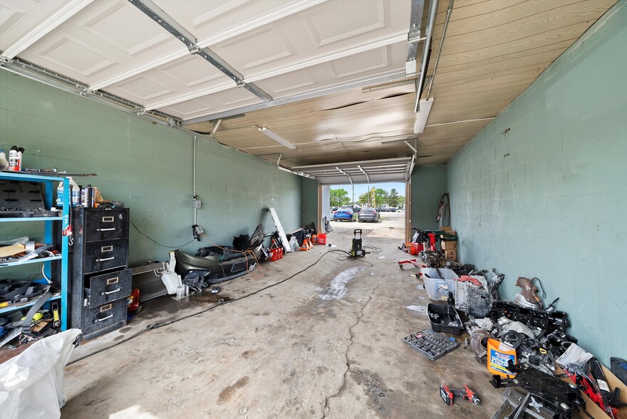 More Photos Of 1610 S Chicago St, Joliet Auto Dealership For Sale