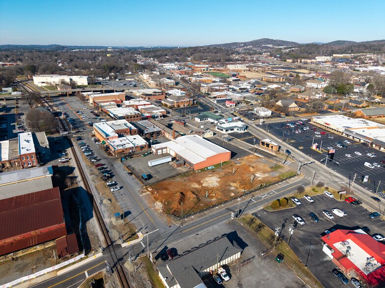 More Photos Of 21 Leake st, Cartersville General Retail For Lease