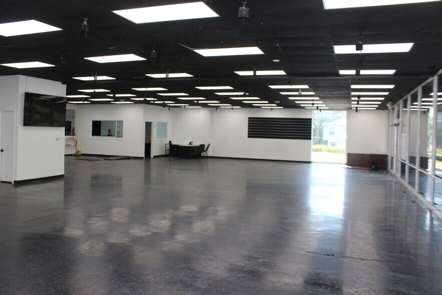 More Photos Of 1393-1395 Us Highway 46, Ledgewood Freestanding For Lease