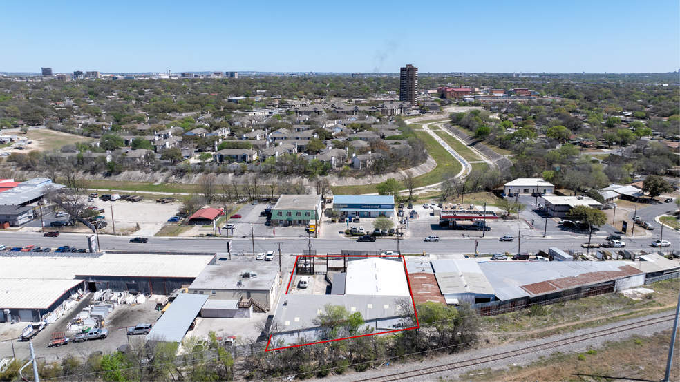 More Photos Of 4803 West Ave, San Antonio Showroom For Lease