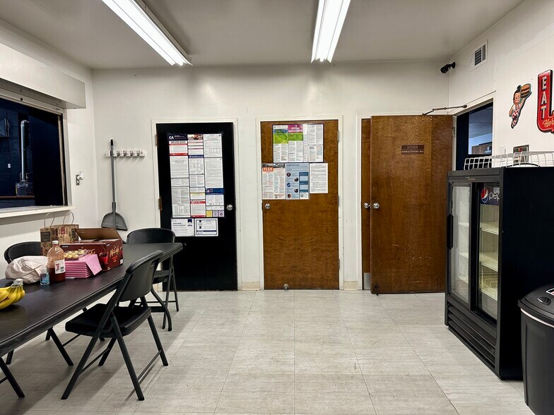 More Photos Of 4979 Olivehurst Ave, Olivehurst General Retail For Sale