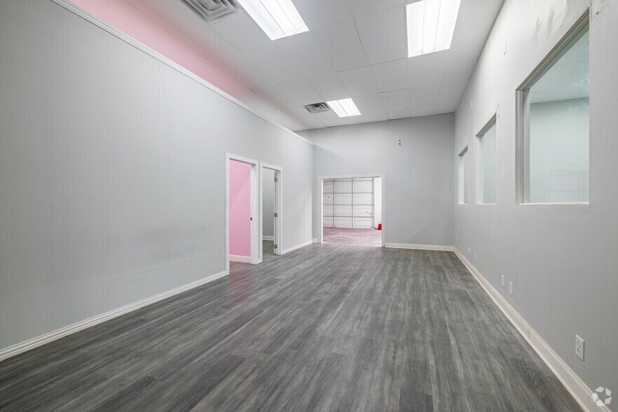 More Photos Of 1350 Manufacturing St, Dallas Unknown For Lease