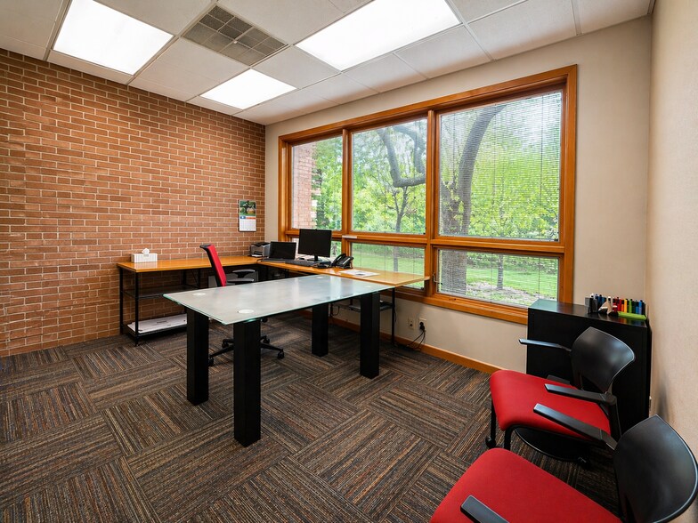 More Photos Of 13438-1 Bandera Rd, Helotes Office For Sale