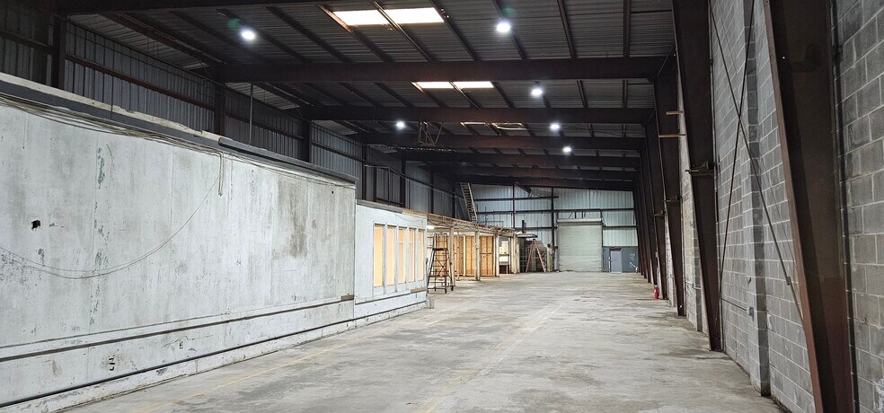 More Photos Of 200 Industrial Ave, Jefferson Warehouse For Lease