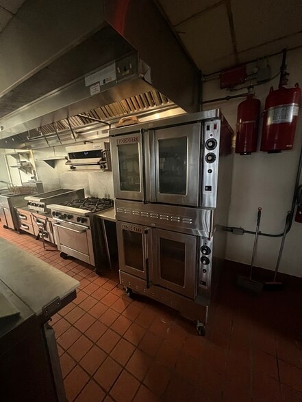 More Photos Of 1000 Broadway Blvd, Kansas City Loft Creative Space For Lease