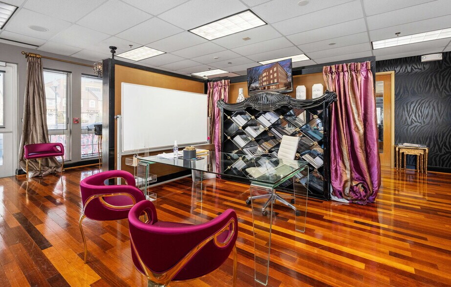 More Photos Of 9255 Center St, Manassas Medical For Lease