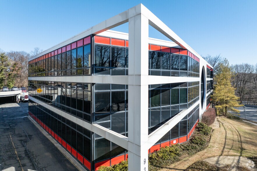 More Photos Of 935 Northern Blvd, Great Neck Medical For Lease