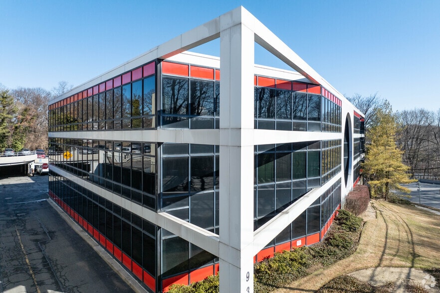 More Photos Of 935 Northern Blvd, Great Neck Medical For Sale