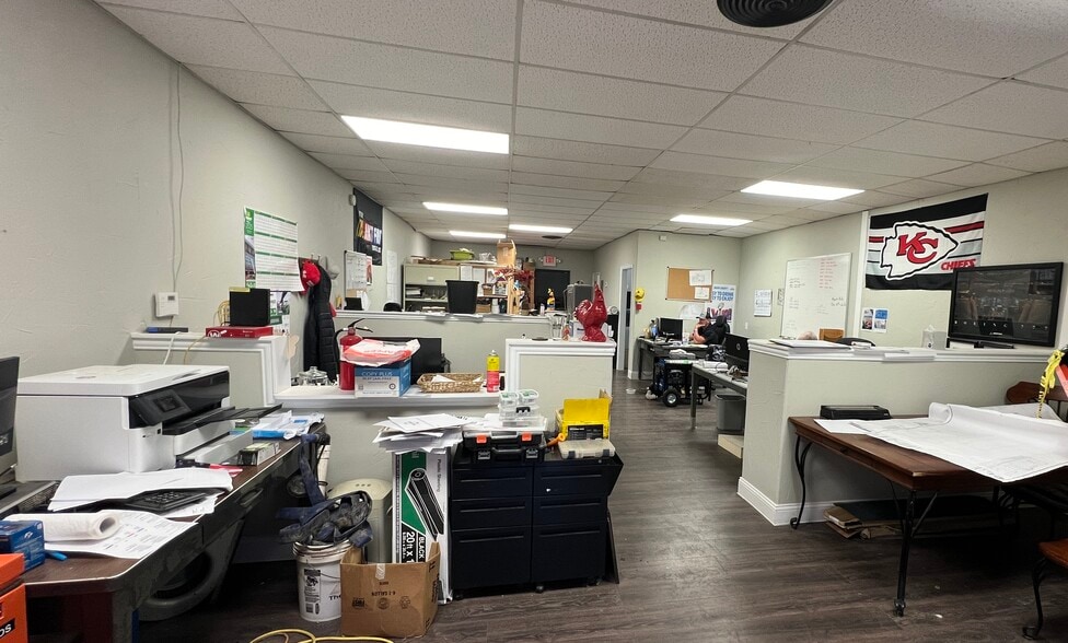 More Photos Of 1701 N Elm St, Denton Office For Sale