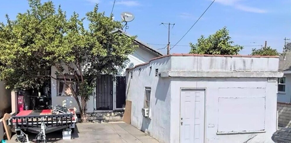 Primary Photo Of 123 S 5th St, Montebello Apartments For Sale