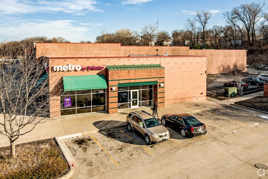 More Photos Of 4209-4409 Blue Pky, Kansas City Unknown For Lease