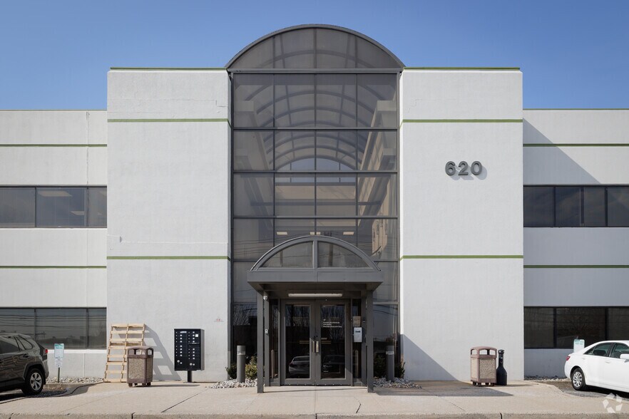 More Photos Of 620 Division St, Elizabeth Warehouse For Lease