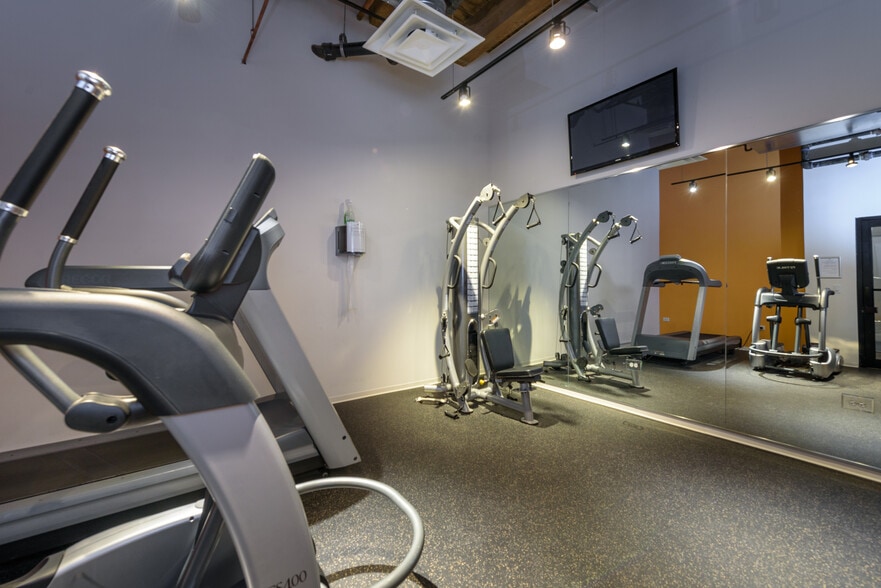 More Photos Of 2100-2114 S Indiana Ave, Chicago Apartments For Sale
