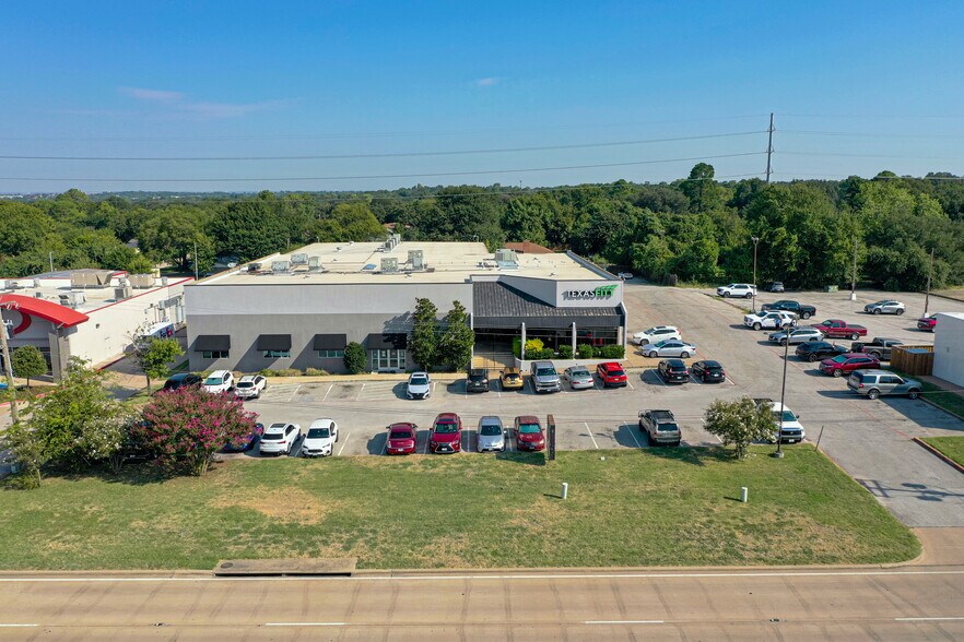 More Photos Of 1917 W Pioneer Pky, Arlington General Retail For Sale