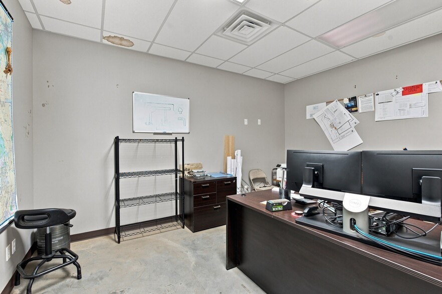 More Photos Of 6115 Robertson Ave, Nashville Warehouse For Lease