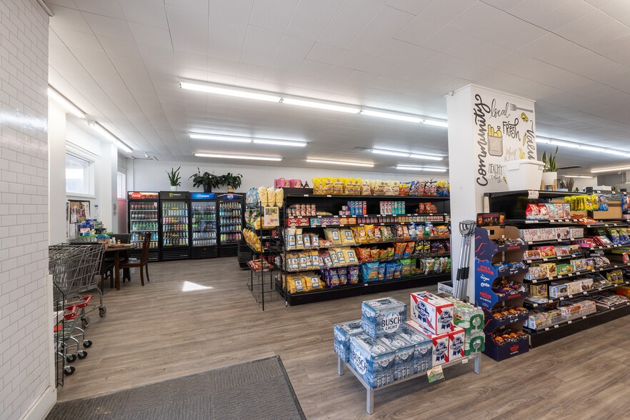 More Photos Of 205 Main St, Louisville Storefront For Sale