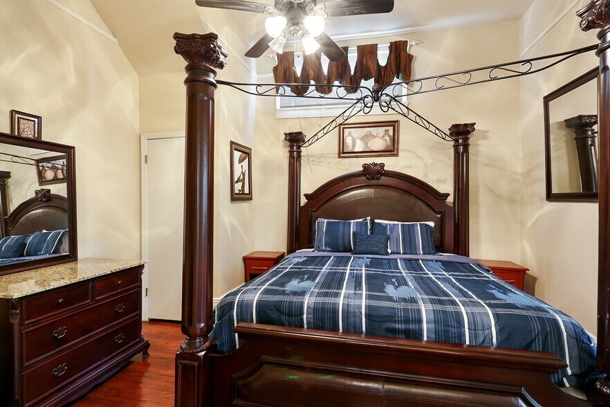 More Photos Of 1030 Burgundy St, New Orleans Apartments For Sale