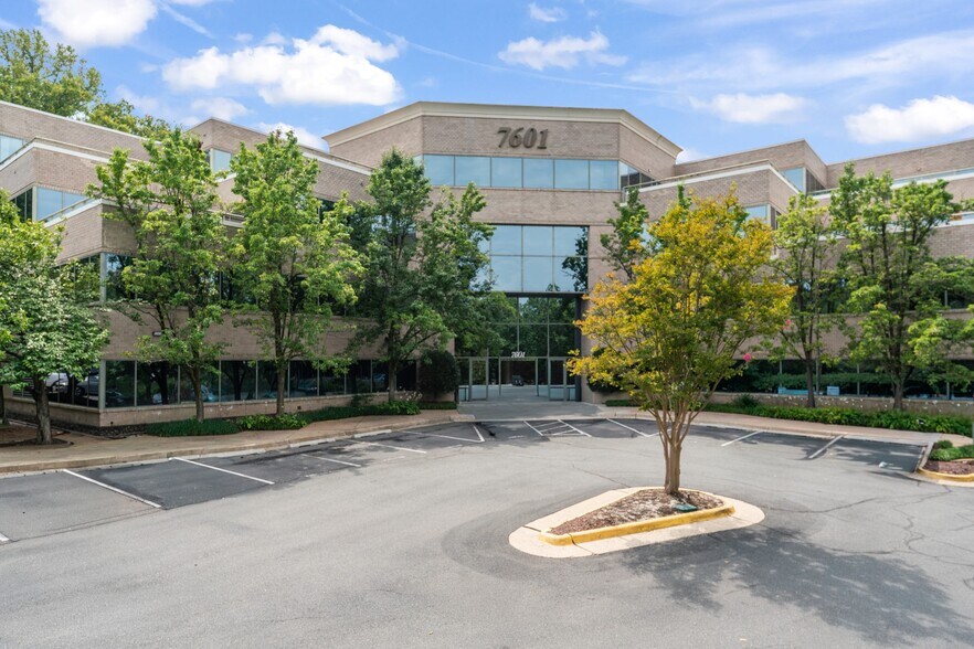 More Photos Of 7601 Lewinsville Rd, McLean Medical For Sale