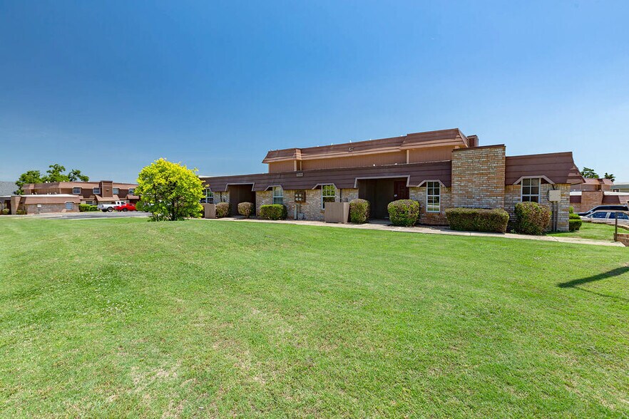 More Photos Of 7404 Lyrewood Ln, Oklahoma City Apartments For Sale