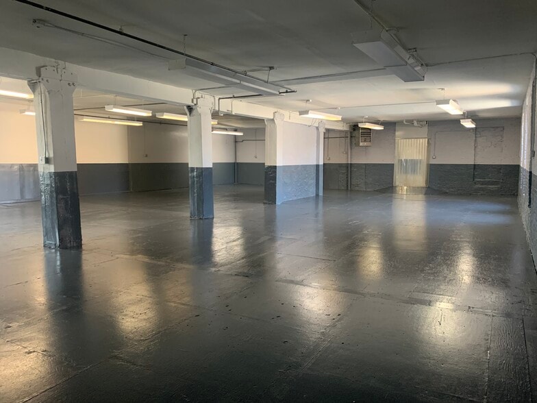 More Photos Of 1708 Boone Ave, Bronx Warehouse For Lease