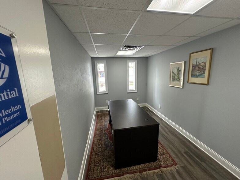 More Photos Of 6100 N Nebraska Ave, Tampa Office For Lease