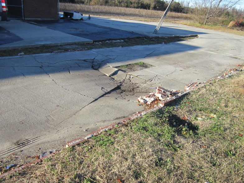 More Photos Of 2301 Lackey St, Lumberton Convenience Store For Sale