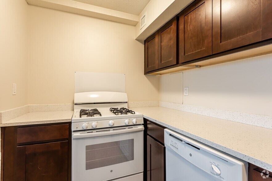 More Photos Of 10 Chestnut St, Springfield Multifamily For Sale