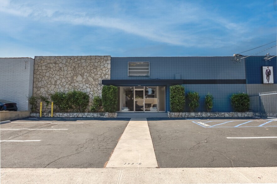 Primary Photo Of 19340 Londelius St, Northridge Warehouse For Sale