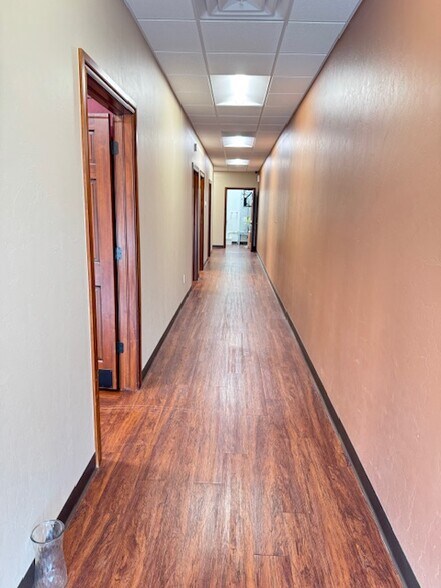 More Photos Of 1904 W Broadway Ave, Sulphur General Retail For Lease