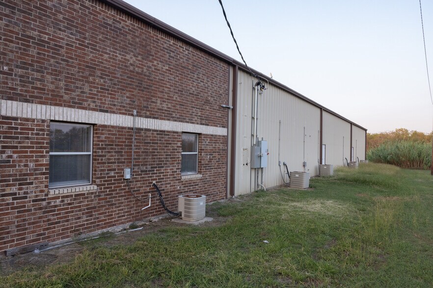 More Photos Of 3533 E Highway 175, Kaufman Manufacturing For Lease