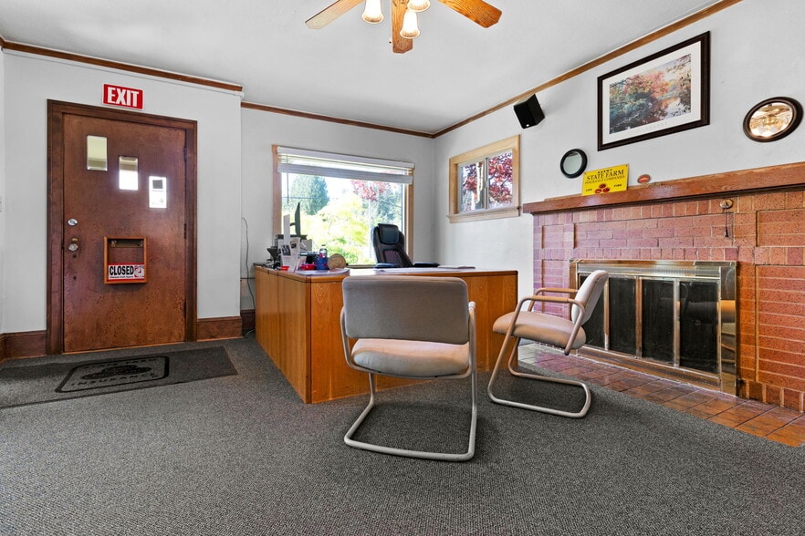 More Photos Of 16521 SE Powell St, Portland Loft Creative Space For Sale