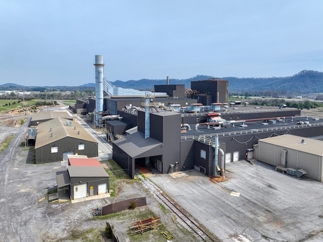 More Photos Of 134 Waupaca Dr, Etowah Manufacturing For Sale