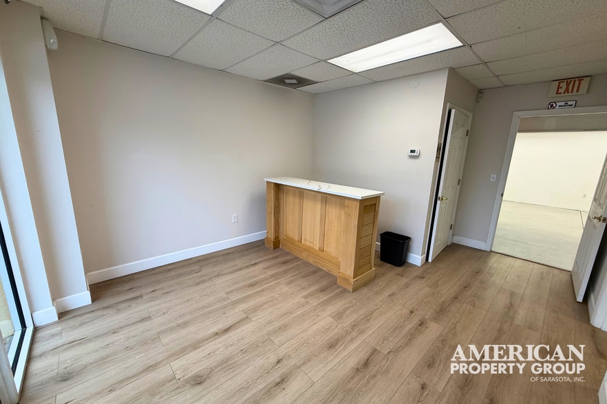 More Photos Of 7610-7630 Matoaka Rd, Sarasota Warehouse For Lease