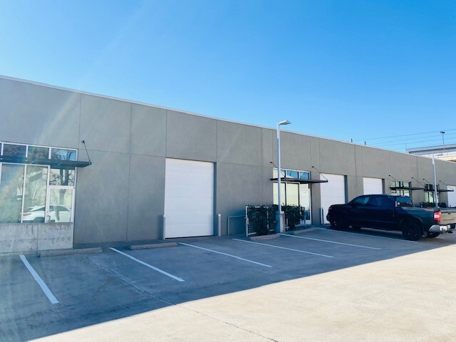 More Photos Of 7015 Twin Hills Ave, Dallas Flex For Lease