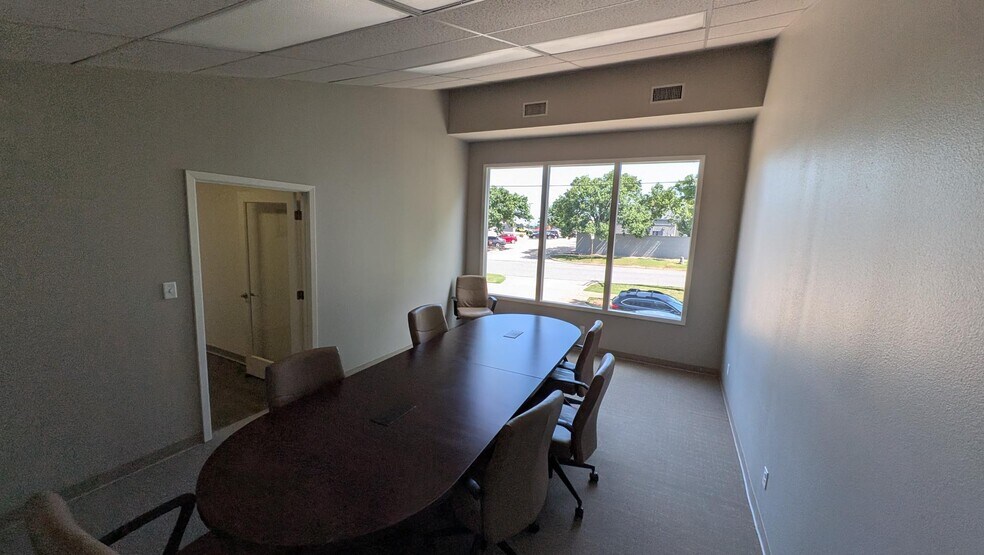 More Photos Of 2121 Watt St, Little Rock Office For Sale