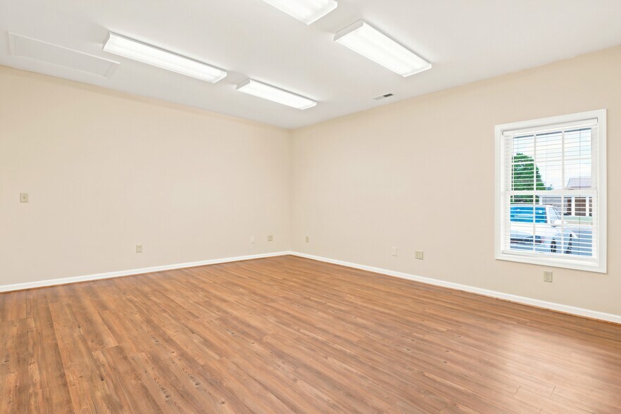 More Photos Of 1569 Jefferson Hwy, Fishersville Office For Lease