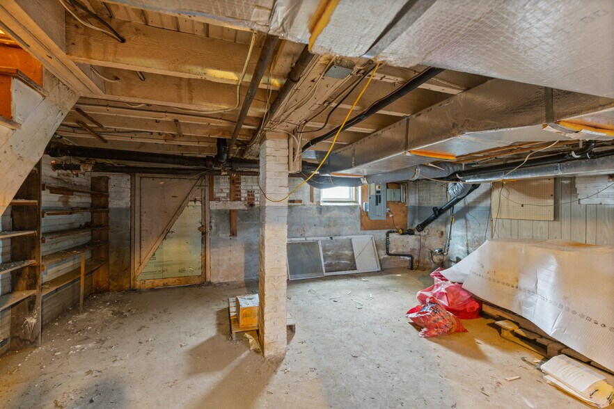 More Photos Of 93 Roxbury St, Keene Office For Sale