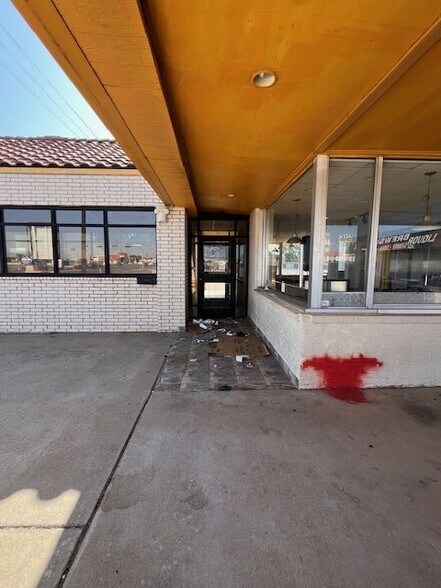 More Photos Of 811 50th St, Lubbock Restaurant For Lease