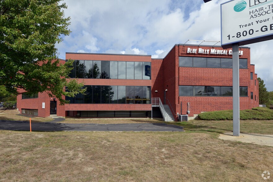 More Photos Of 340 Wood Rd, Braintree Medical For Lease