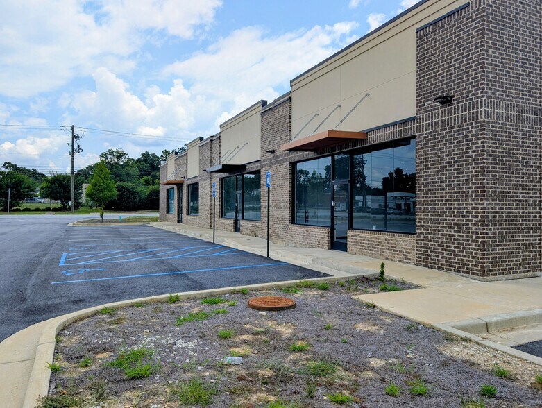More Photos Of 1631 13th Ave, Columbus General Retail For Lease