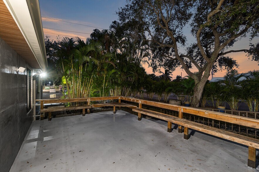 More Photos Of 112 SE 10th St, Delray Beach Office Residential For Lease