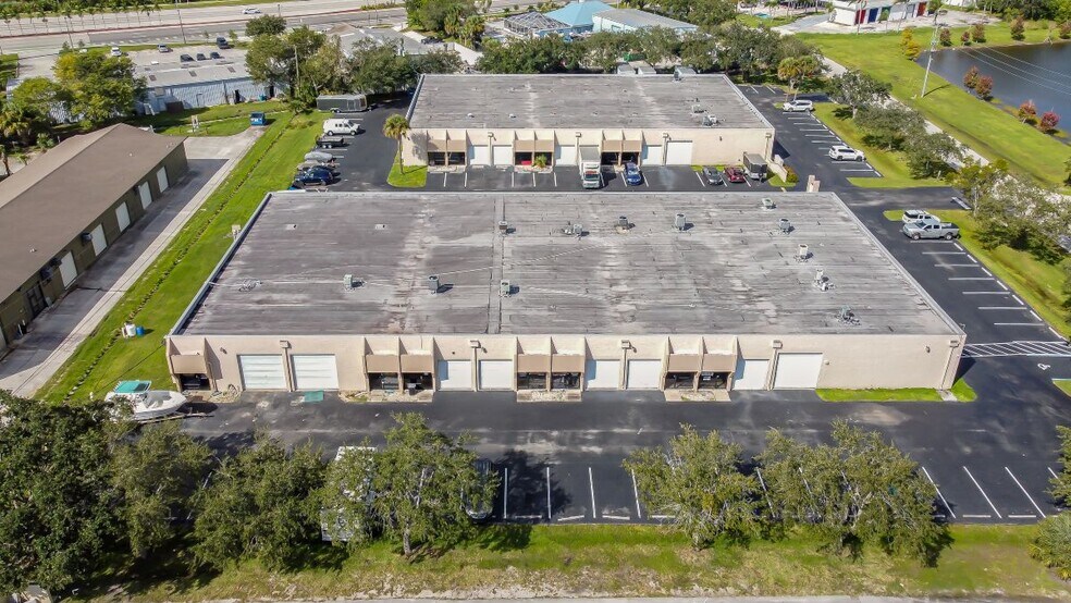 More Photos Of 1418-1450 SE Huffman Rd, Port Saint Lucie Warehouse For Sale
