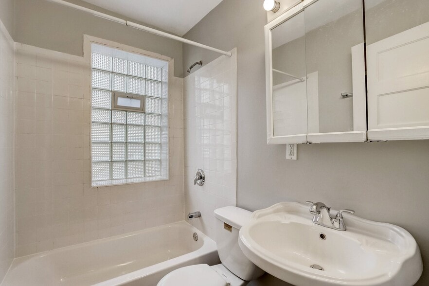 More Photos Of 3313-3319 W Wells St, Milwaukee Apartments For Sale