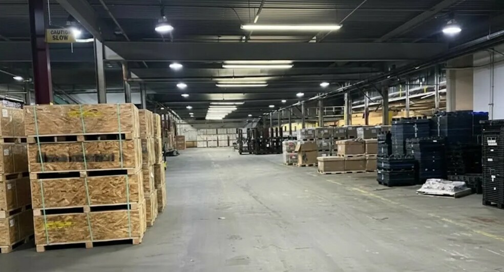 More Photos Of 800 S Gilbert St, Danville Warehouse For Lease